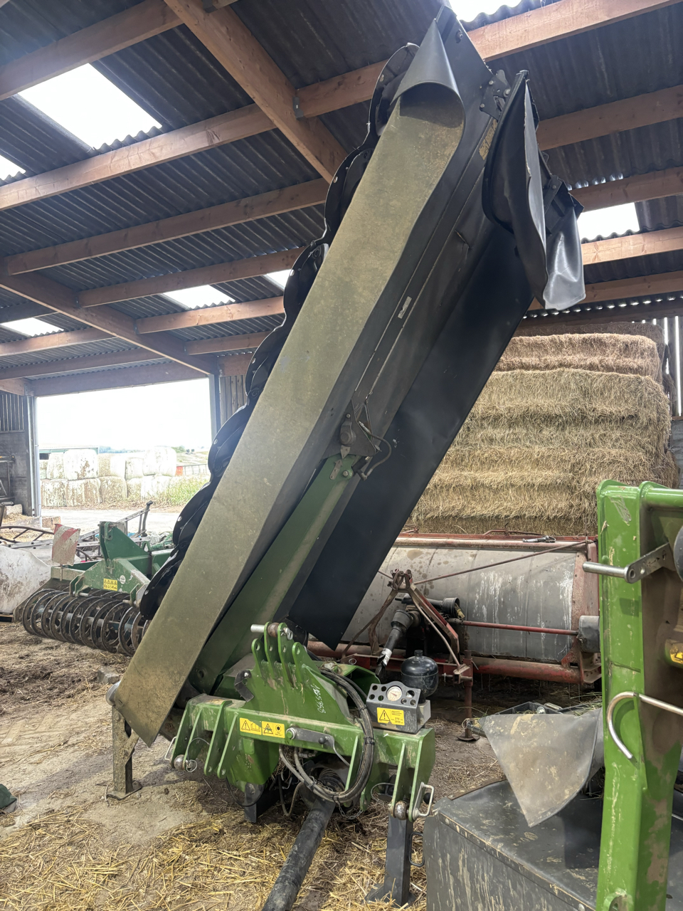 692966e9eec677fb47a93fa6