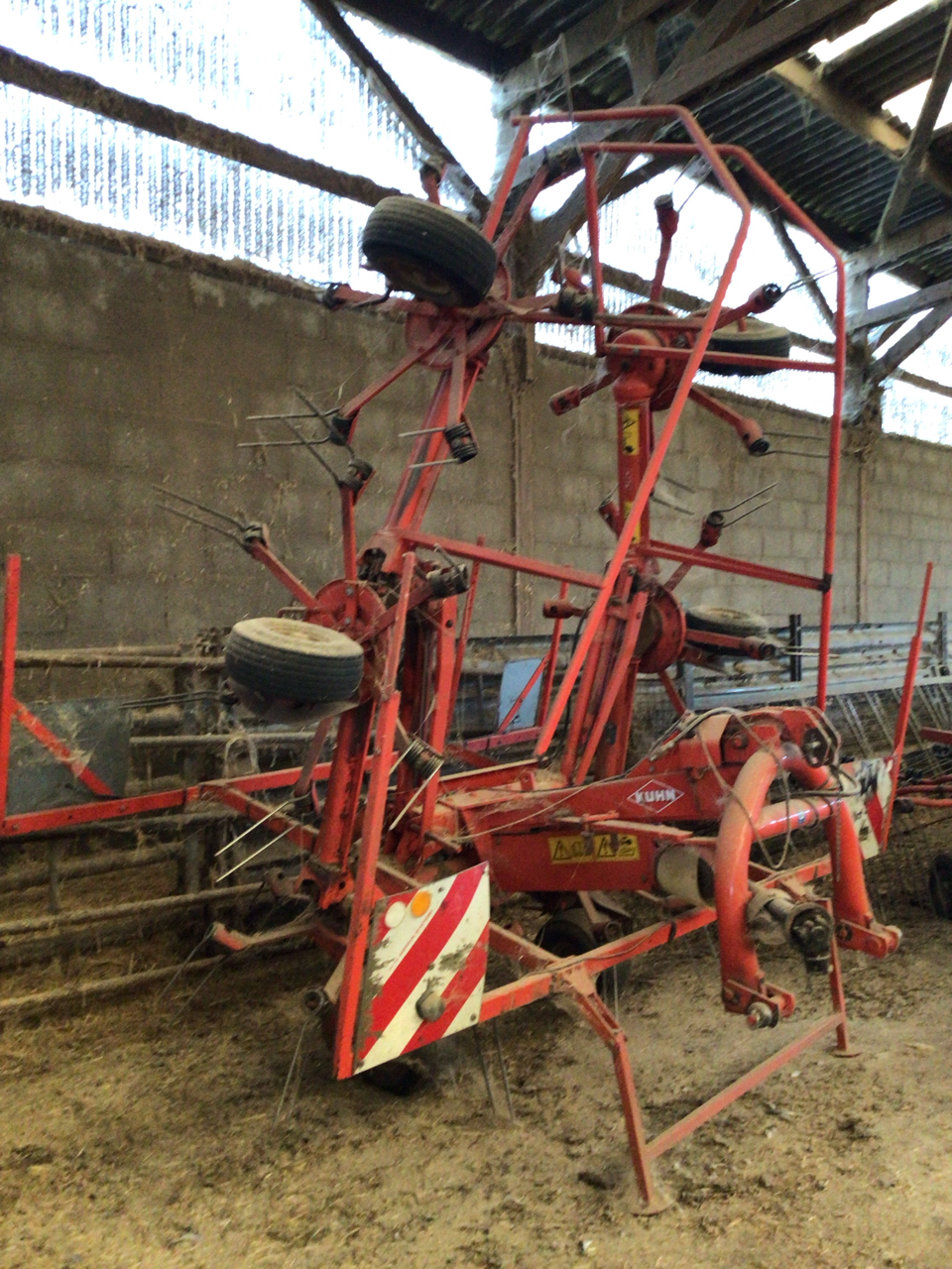 6928209ceec677fb47a93f74