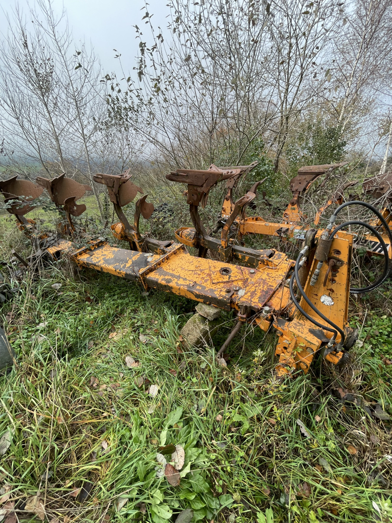 69400f5aeec677fb47a941b8