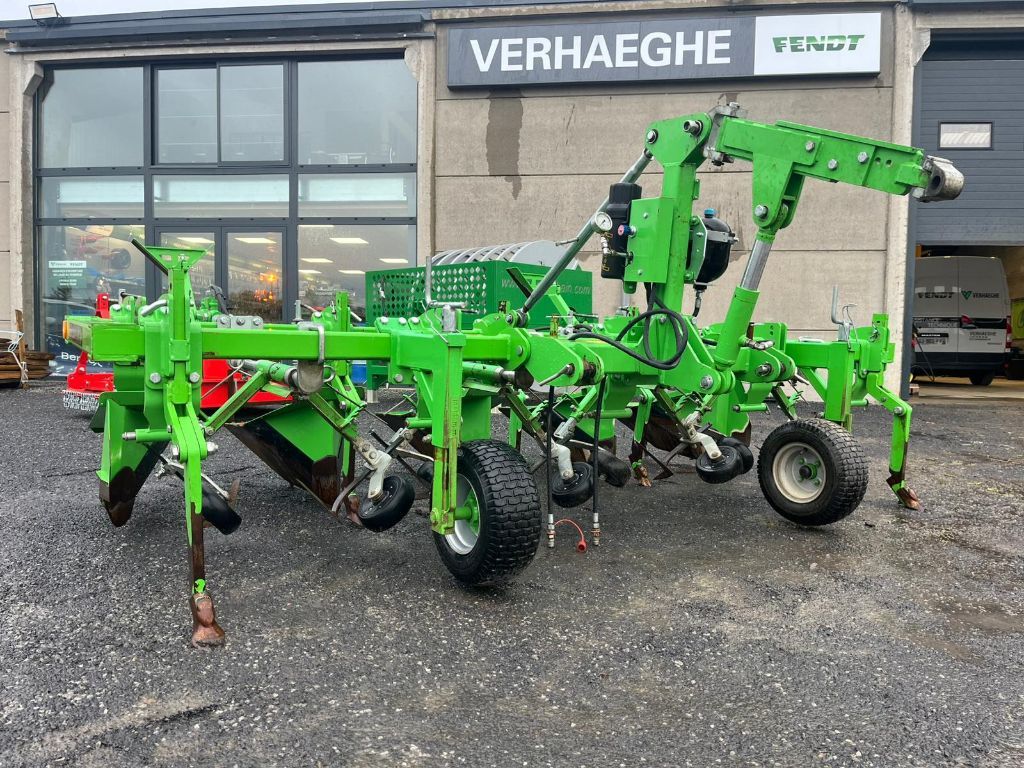 692862f0eec677fb47a93f99