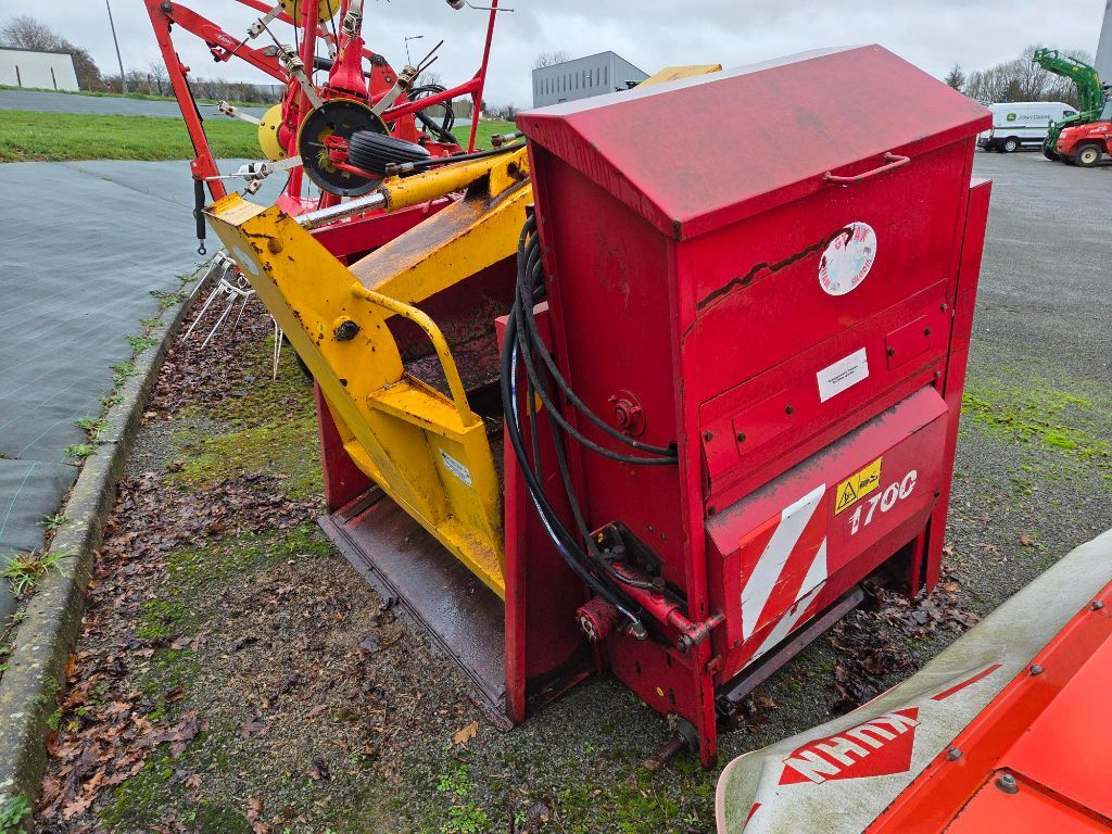 697a0e7e6318c70c05cdd41a