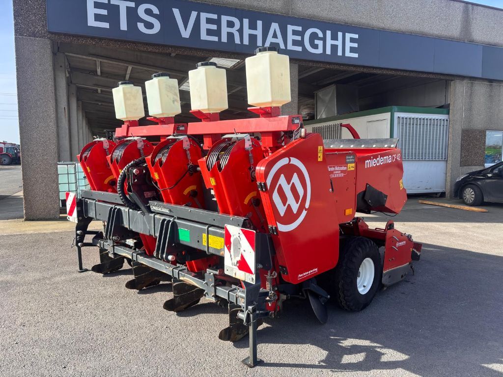 69aea7b47d1756fb363eac79