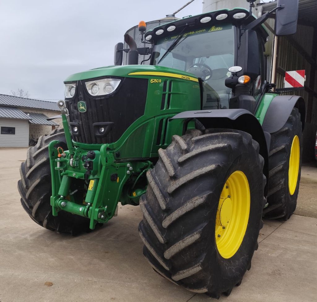 6933289beec677fb47a940e1