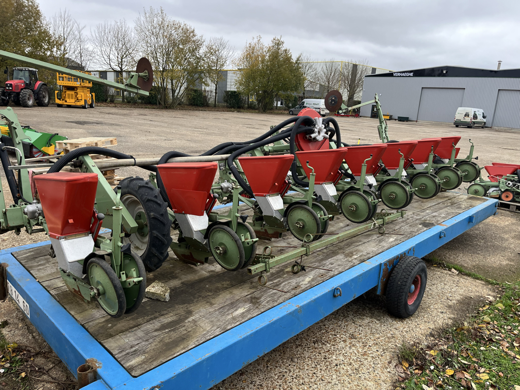 692efdfbeec677fb47a94010