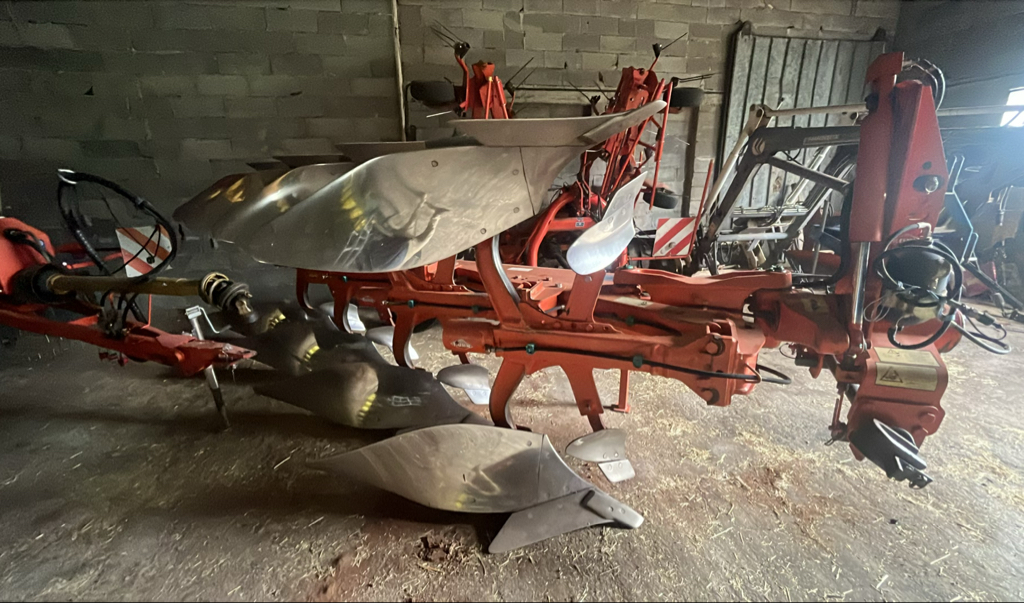 693828e7eec677fb47a94132