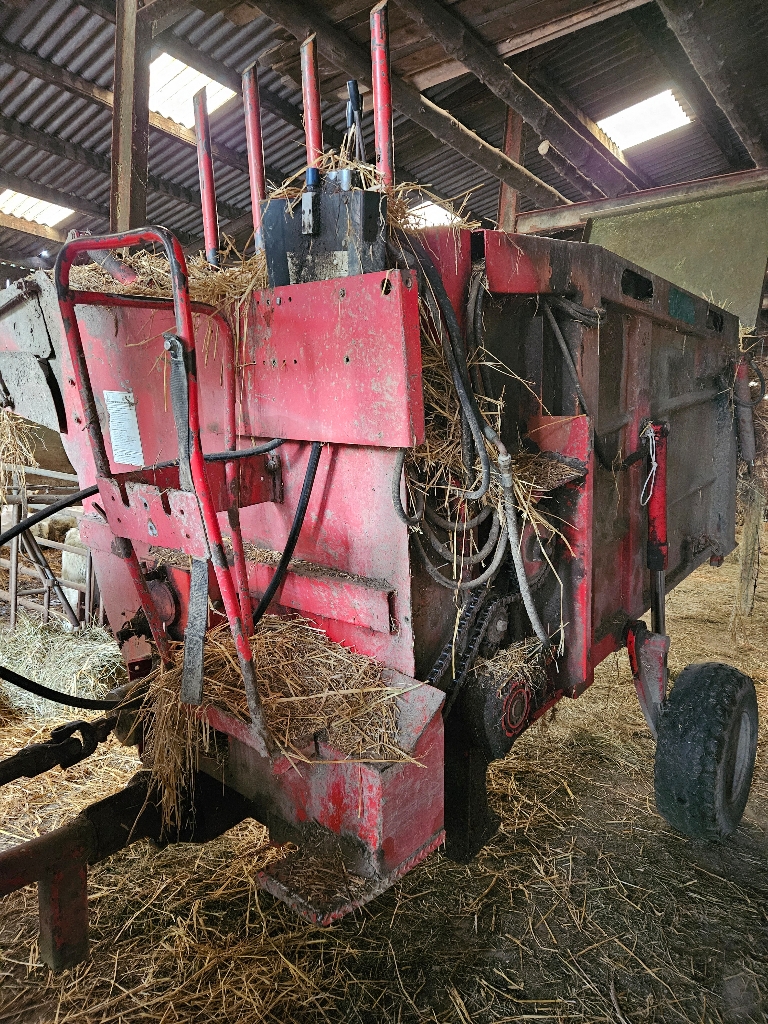 693841e3eec677fb47a94135