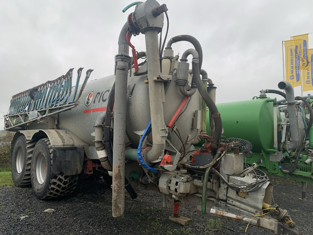 692d980ceec677fb47a93ff0