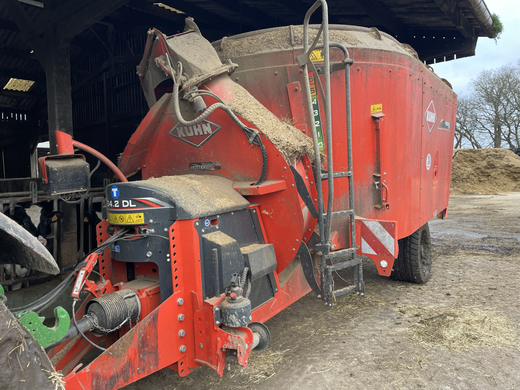 699056e704abcadae174ed7d