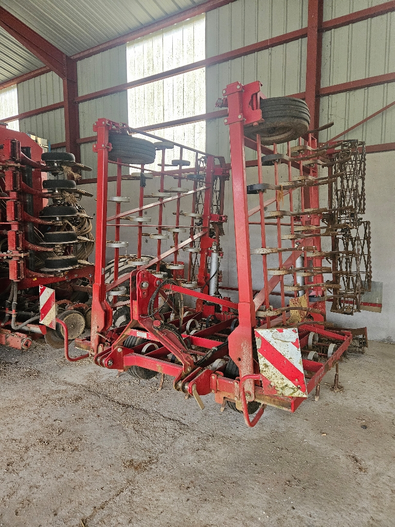 697b15736318c70c05cdd448