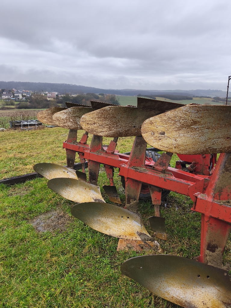 697b33ca6318c70c05cdd466