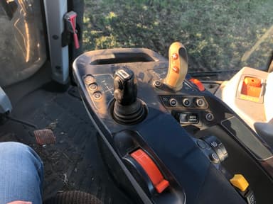 Tracteur chargeur VALTRA N 104 - photo 5