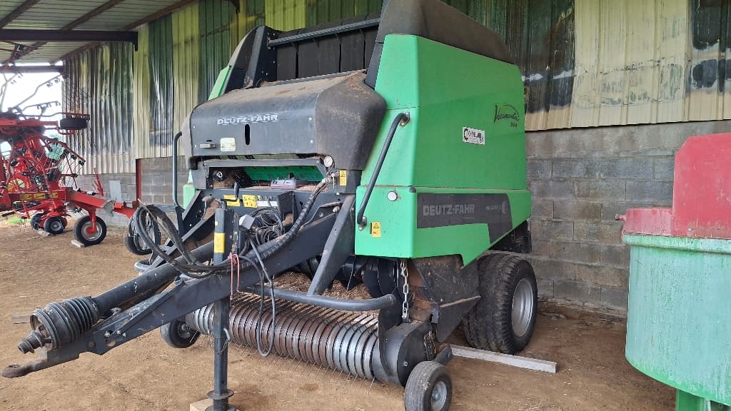 Presse balles rondes DEUTZ FAHR Variantes 560 - photo principale