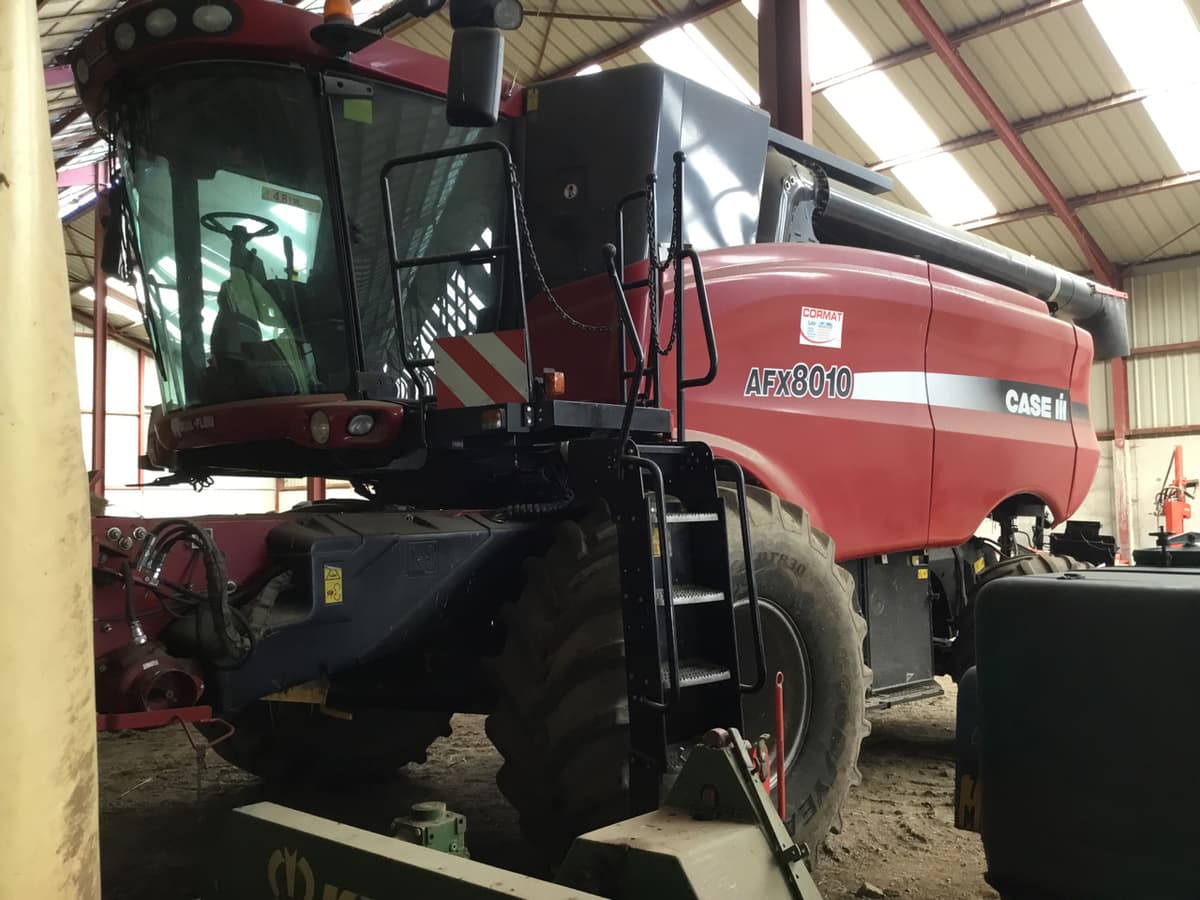 Moissonneuse CASE IH AXIAL-FLOW AFX 8010 - photo principale