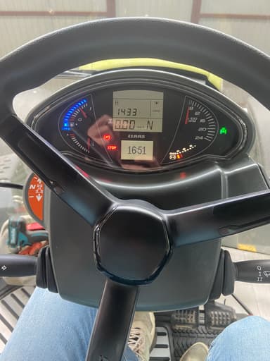 Tracteur CLAAS ARION 530 - photo 2