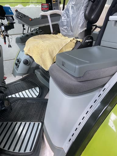 Tracteur CLAAS ARION 530 - photo 4