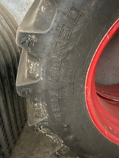 Roues Michelin  520/85R42 et 480/70R30 - photo 3