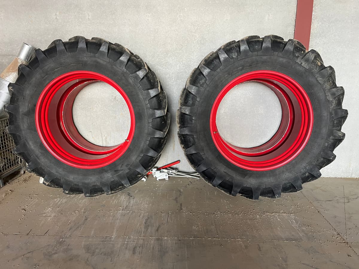 Roues Michelin  520/85R42 et 480/70R30 - photo principale