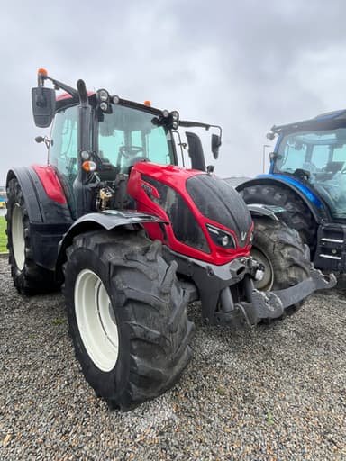 Tracteur chargeur VALTRA N154 D - photo 2