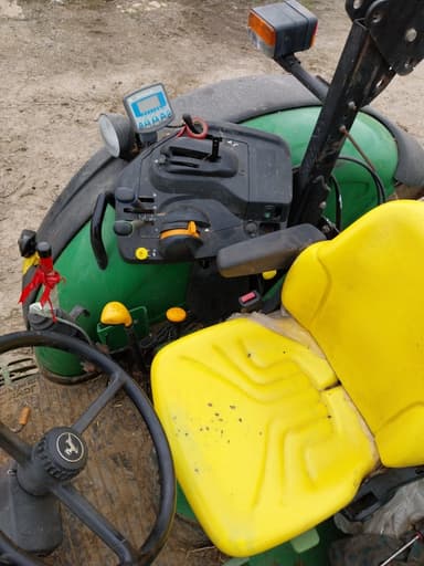 Tracteur chargeur JOHN DEERE 5085M - photo 3