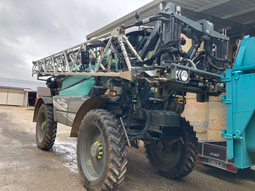 69276812eec677fb47a93f4a