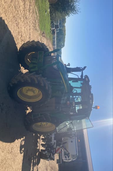 Tracteur chargeur JOHN DEERE 6110M - photo 2