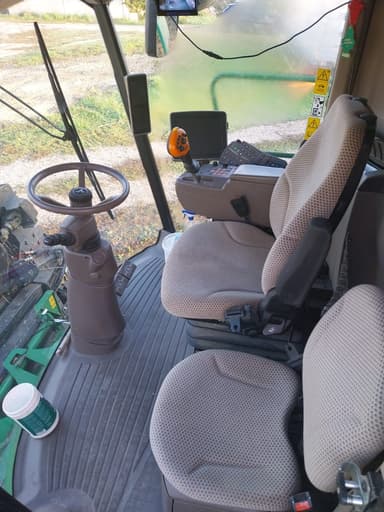 Moissonneuse JOHN DEERE T 550 I - photo 5