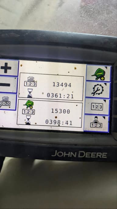 Presse balles rondes JOHN DEERE V461R - photo 2