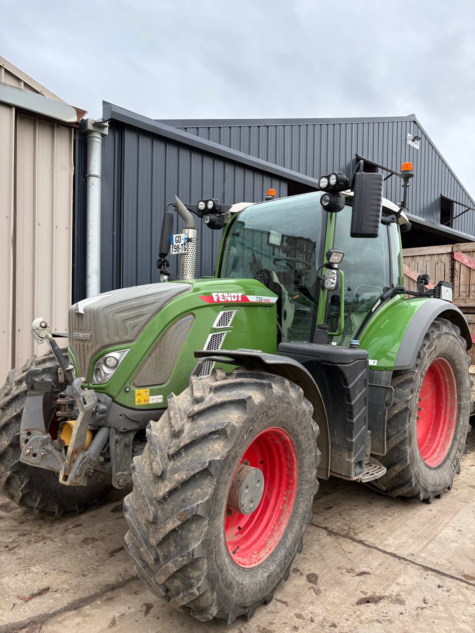 Tracteur FENDT 720 VARIO PROFI + - photo principale