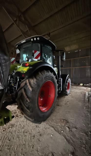 Tracteur CLAAS AXION 830 - photo 4