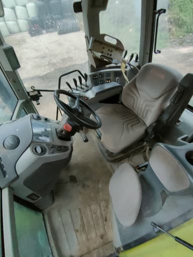 Tracteur CLAAS ARION 520 - photo 4