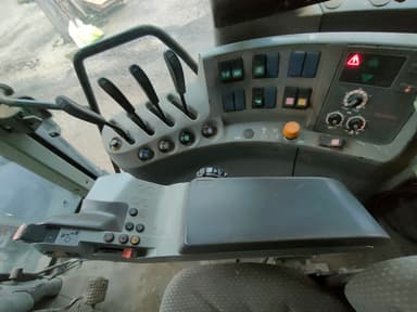 Tracteur CLAAS ARION 520 - photo 5