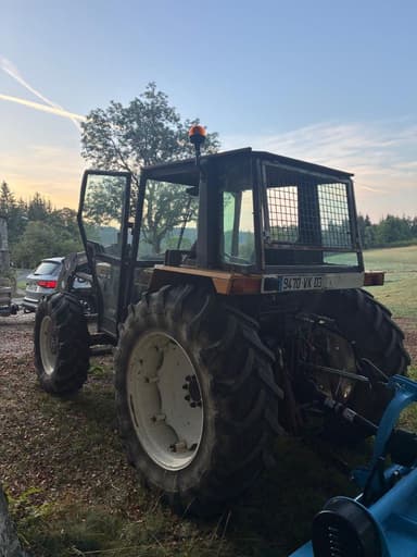 Tracteur RENAULT LS 75-14 - photo 2