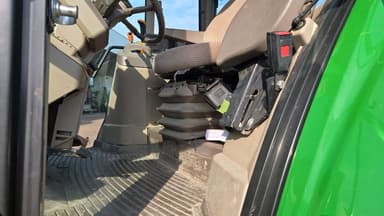 Tracteur JOHN DEERE 6135M - photo 4