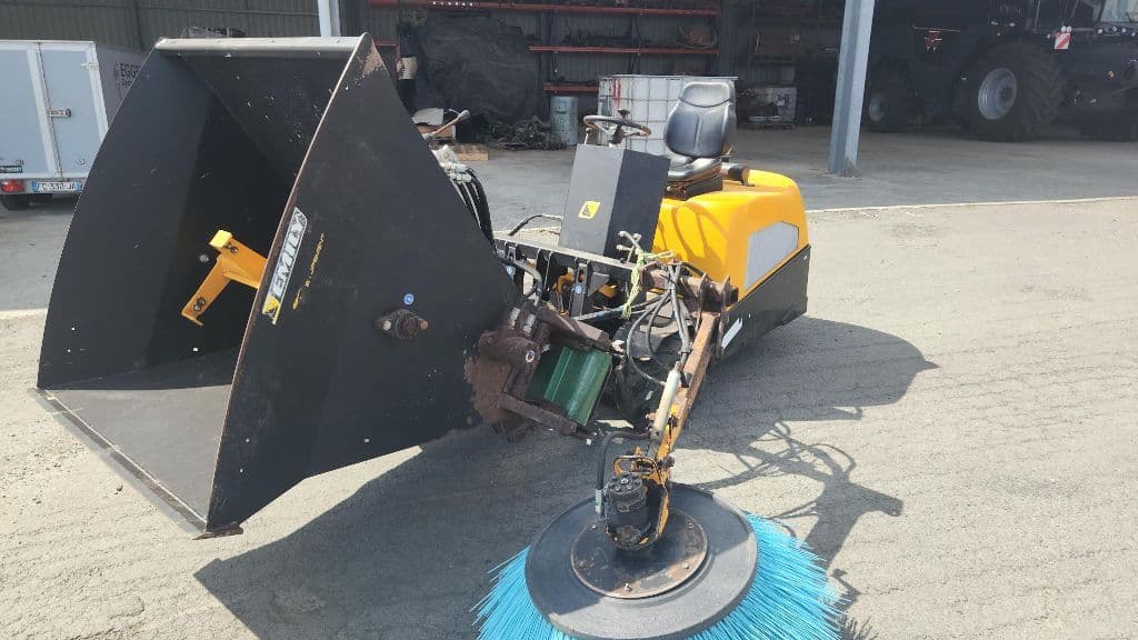 Divers EMILY  AM317 17 cv - photo principale