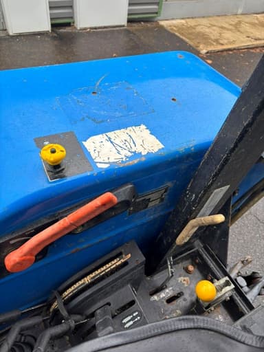 Tracteur chargeur NEW HOLLAND TL 90 - photo 4