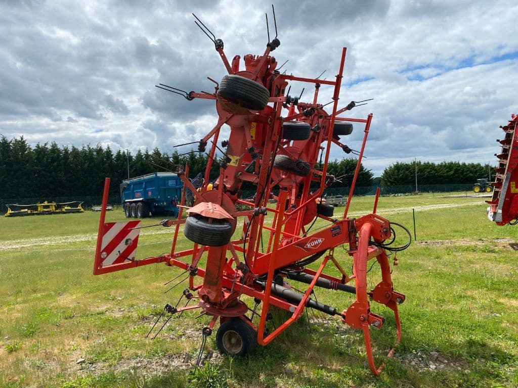 Faneuse KUHN Gf 8702 - photo principale