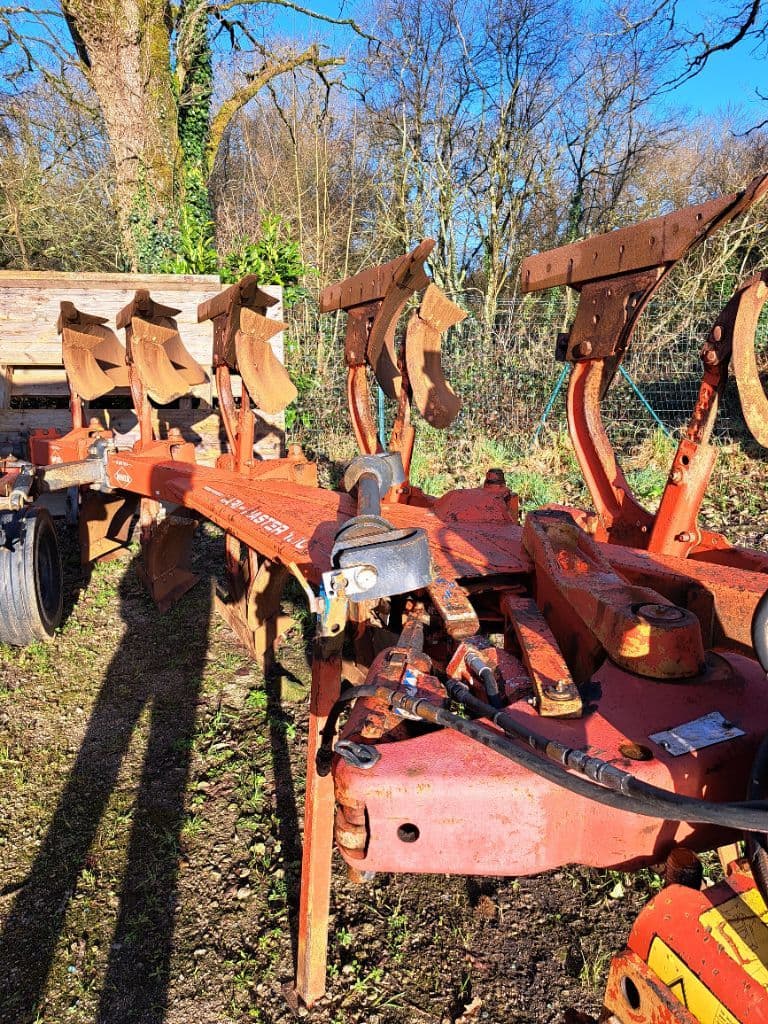 68da9e4dd75ee3d690e0d46a