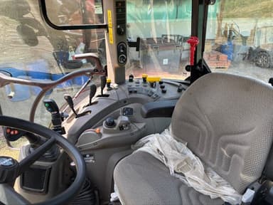 Tracteur chargeur CASE IH FARMALL 100 c - photo 4