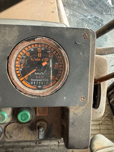 Tracteur RENAULT 106-54 - photo 5