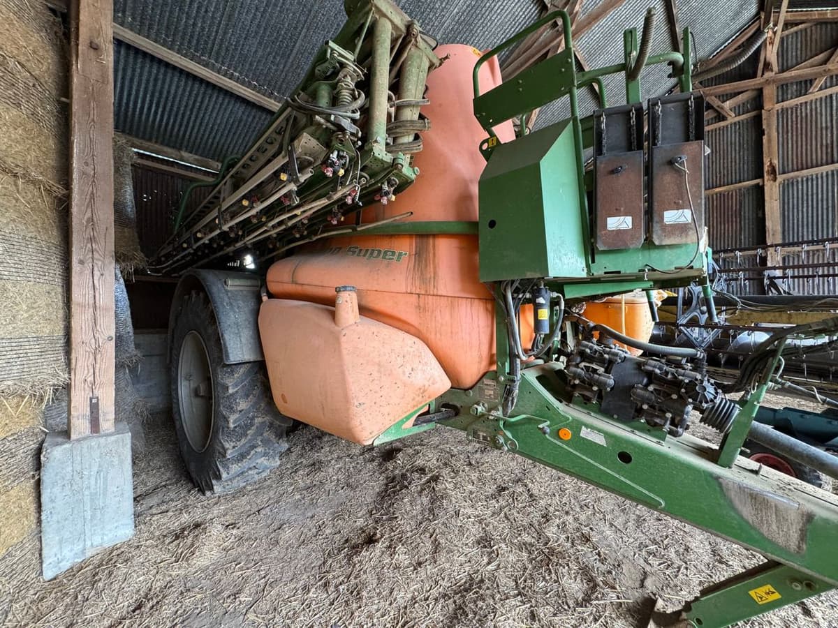 Pulverisateur AMAZONE UX 6200 - photo principale