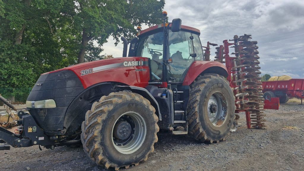 Tracteur CASE IH MAGNUM 260 - photo principale