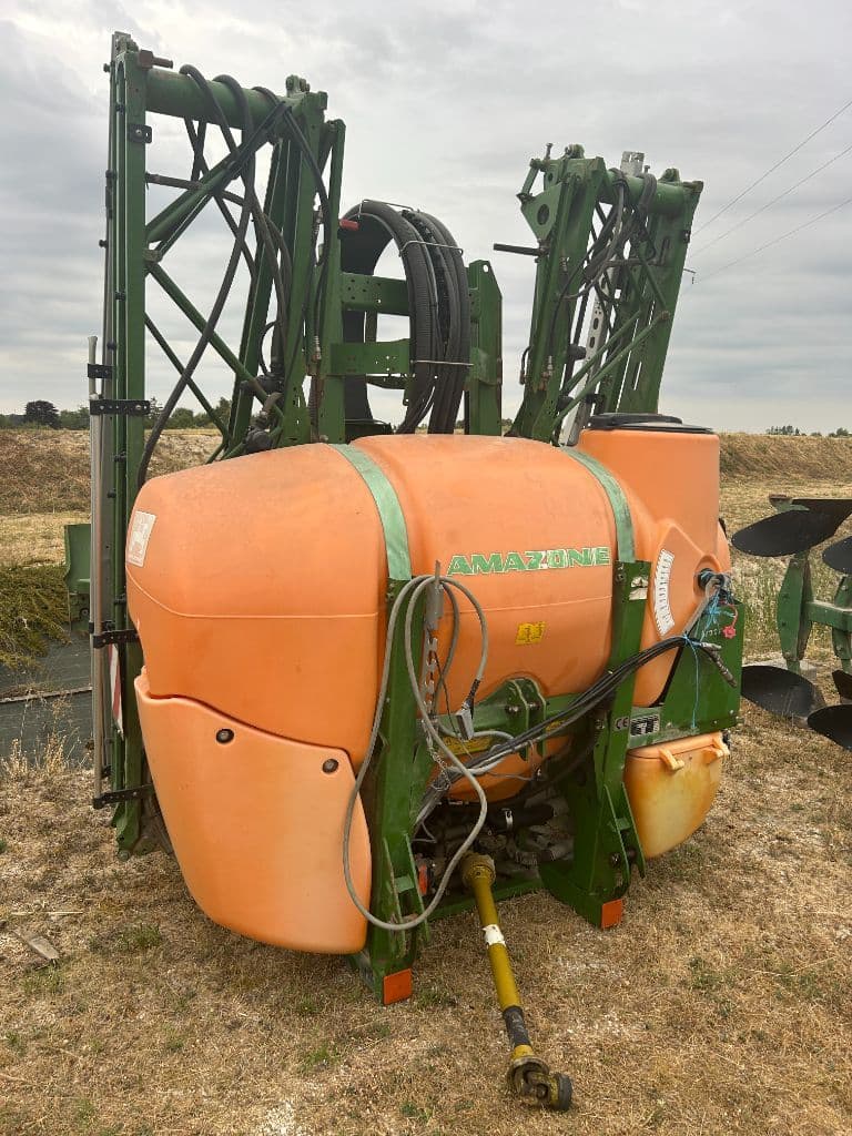 Pulverisateur AMAZONE UF 901 - photo principale