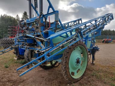 Pulverisateur BERTHOUD ALBA LEADER 2500 L. / 24 M. DPE - photo 4