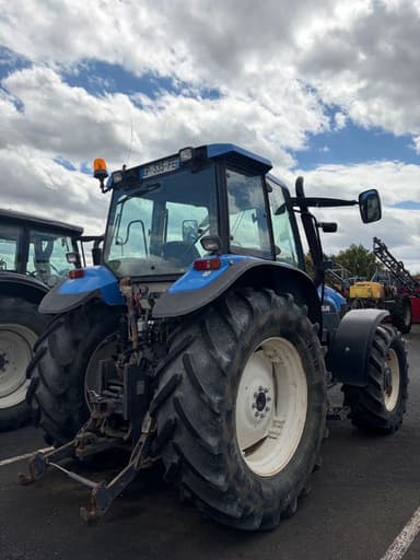 Tracteur NEW HOLLAND TM 125 - photo 2