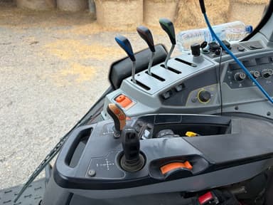 Tracteur VALTRA T175eA - photo 4