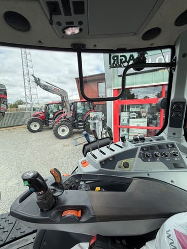 Tracteur chargeur VALTRA N135A - photo 5