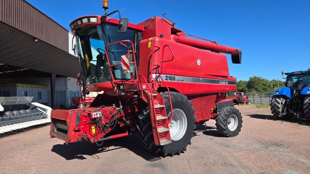 Moissonneuse NEW HOLLAND 2188 - photo principale
