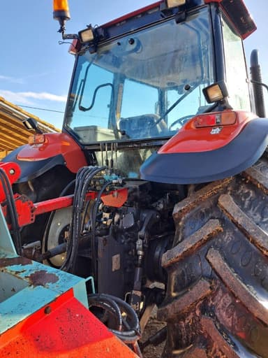 Tracteur NEW HOLLAND M135 - photo 2