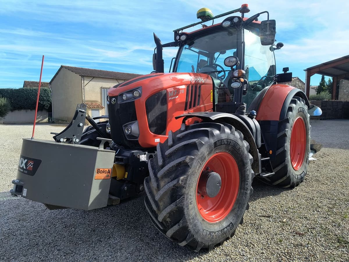 Tracteur KUBOTA M7 173 premium - photo principale