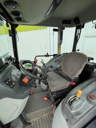 Tracteur fruitier CLAAS Nexos 240 VL - photo 5